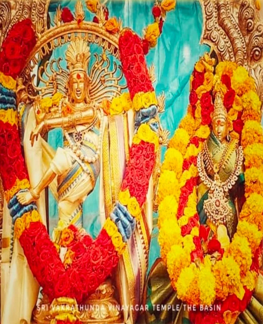 Lord Nadesar and Sivakami Amman, garlanded for Purattasi